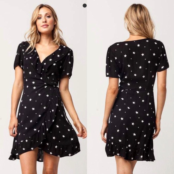 Dresses & Skirts - Star Wrap Dress ⭐️